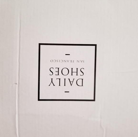 Yellow pep-toe pumps - Picture 2 of 5